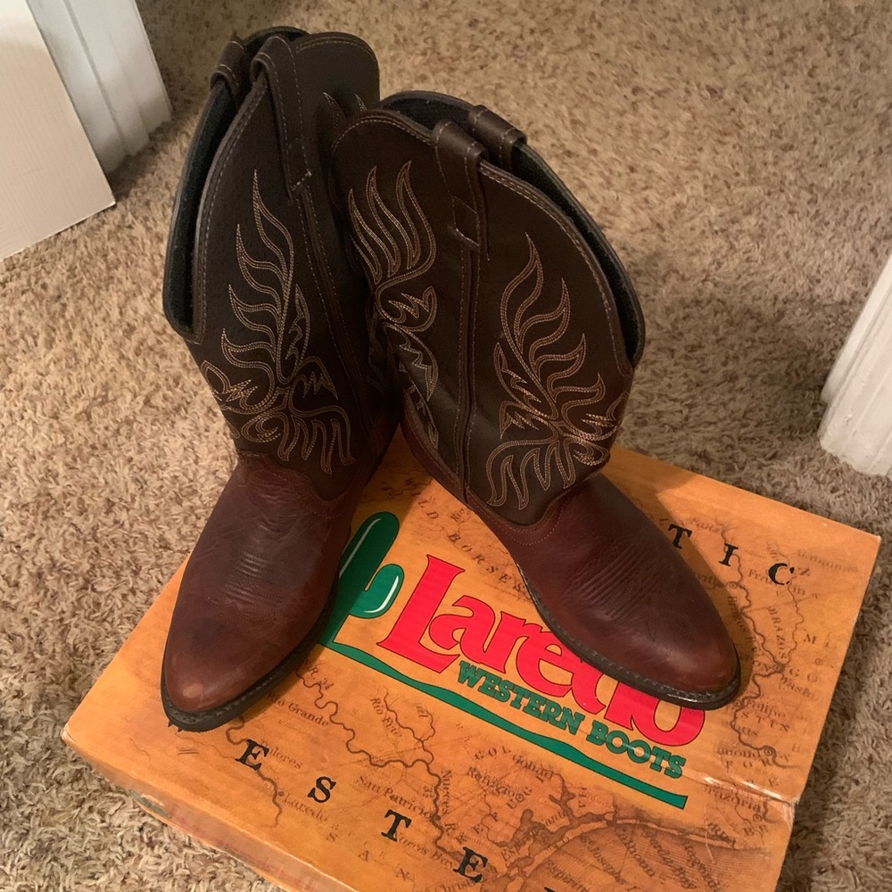 Laredo cowgirl boots